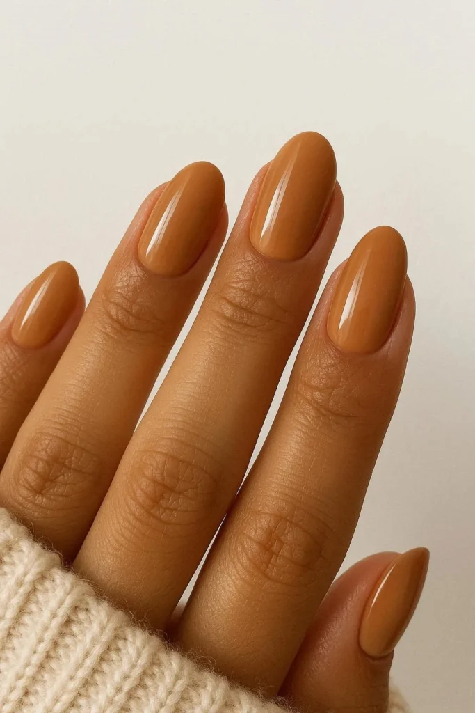 Warm caramel latte nails inspired by cozy fall drinks