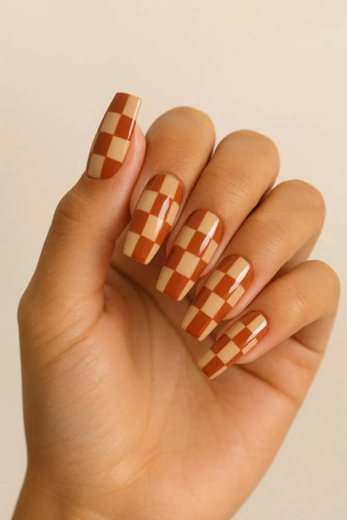  Earth tone checkerboard nails terracotta beige Y2K retro pattern