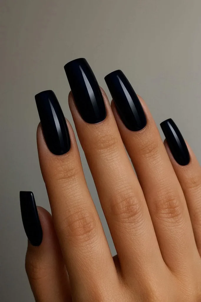 Midnight navy nails for sophisticated homecoming evening look