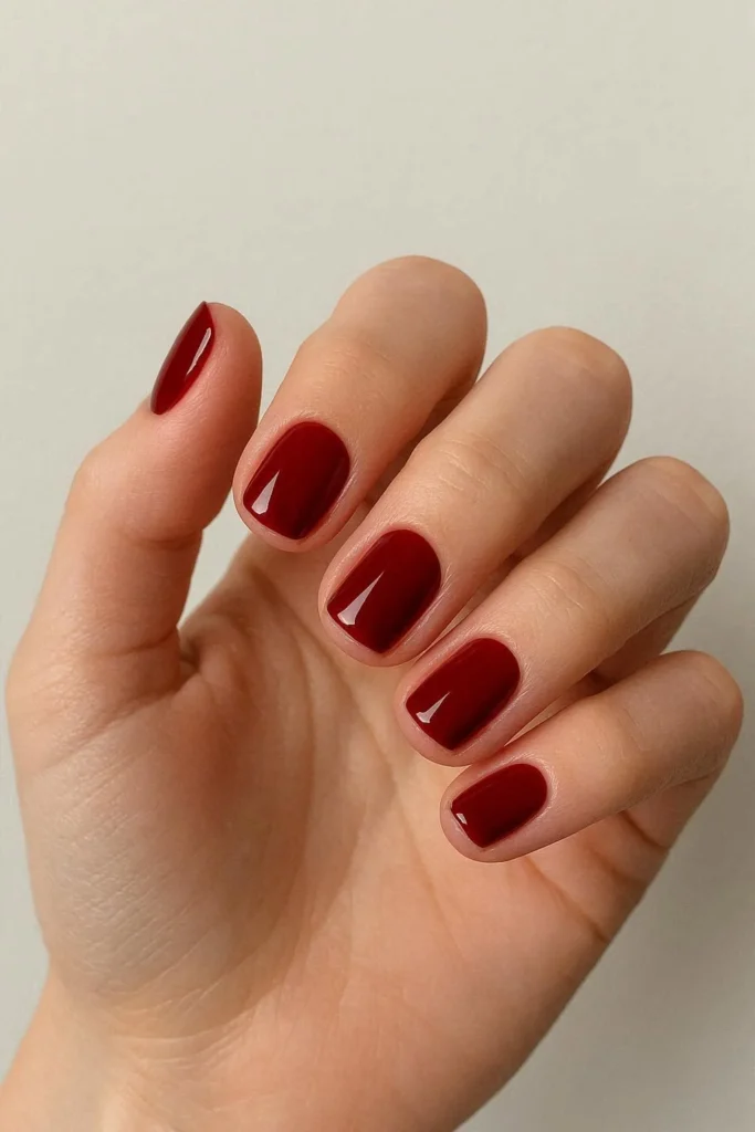 Simple short winter nails in festive holiday colors
