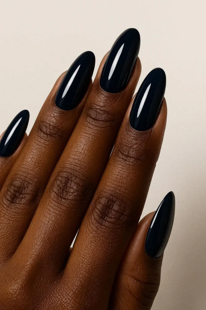  Midnight navy lacquered oval winter nail ideas for black women