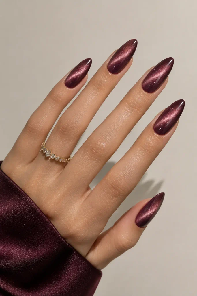 Rosewood pink cat-eye nails with magnetic velvet shimmer